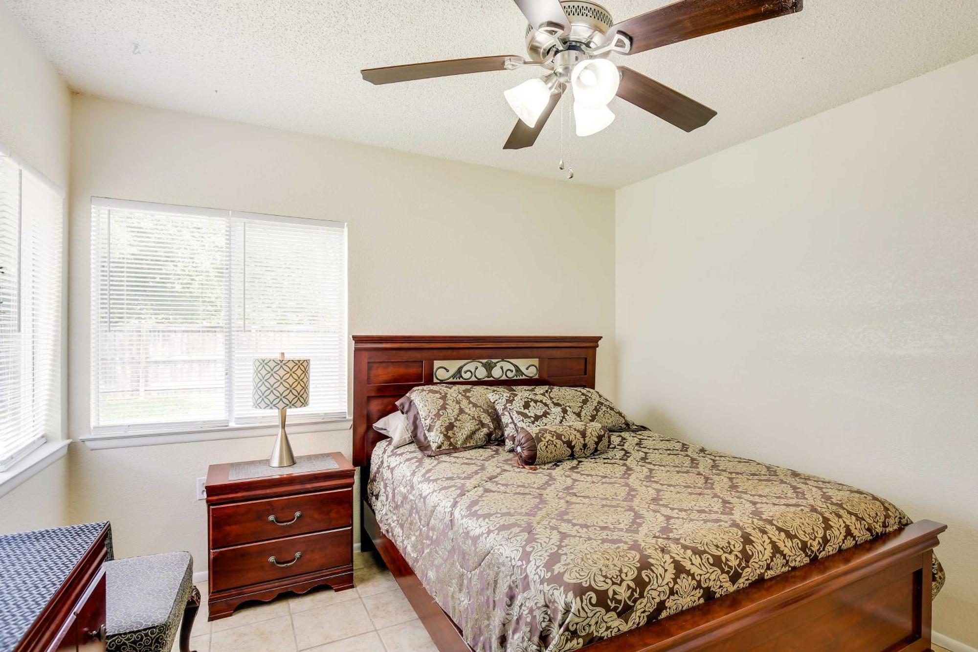 Sunny San Antonio Home With Backyard And Patio! 외부 사진