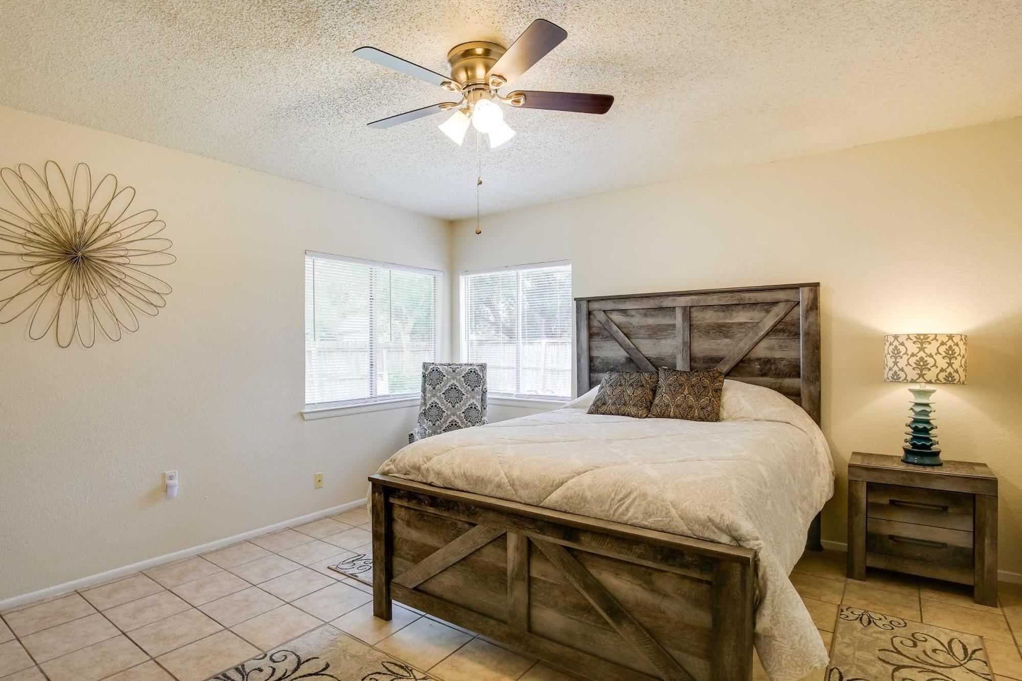 Sunny San Antonio Home With Backyard And Patio! 외부 사진